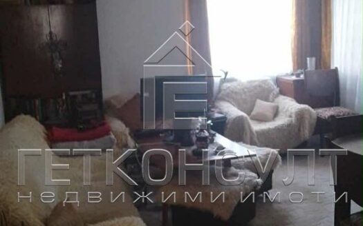 Двуетажна къща в с.Староселци, 35 км от Плевен